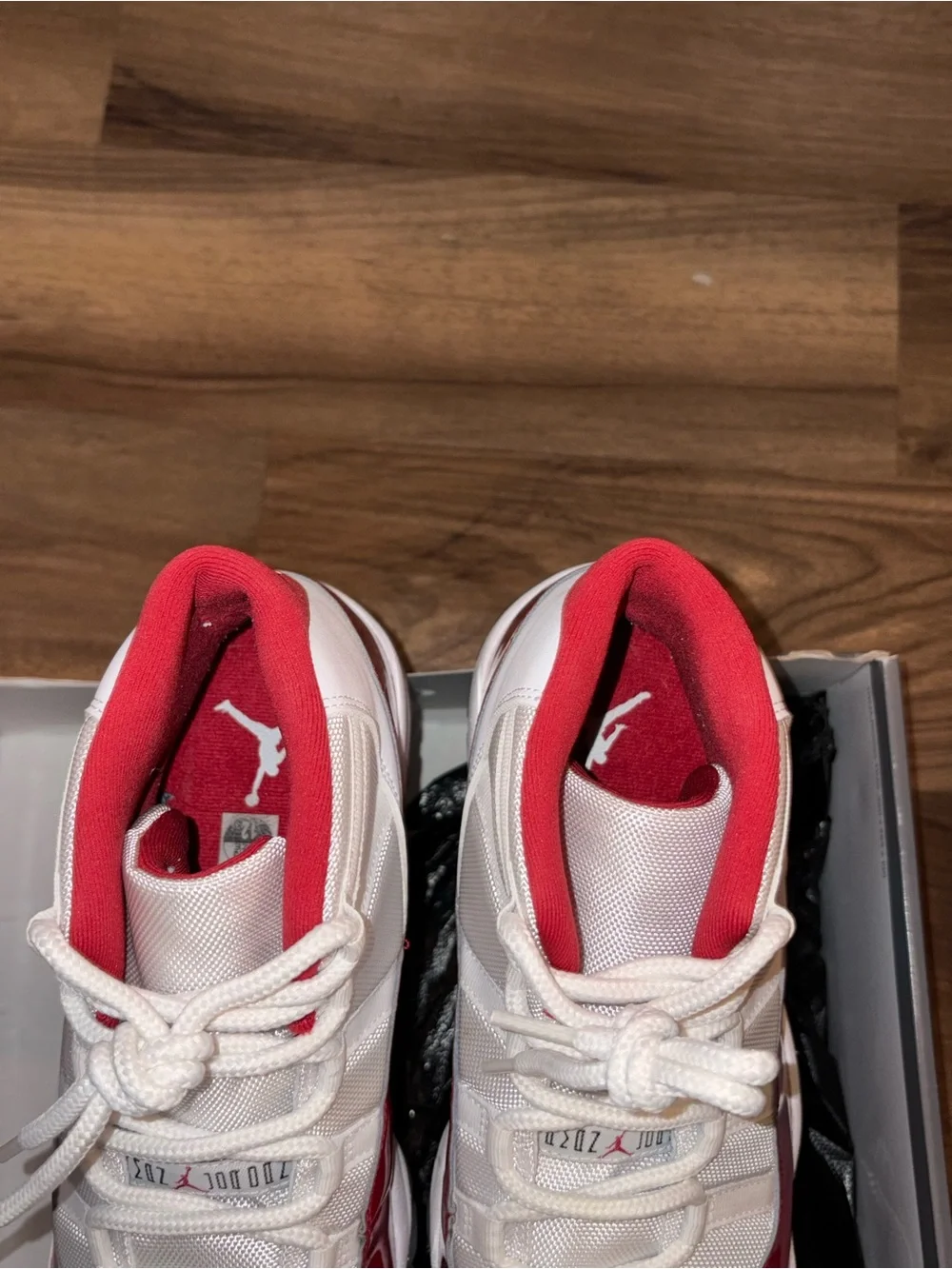 Jordan 11 Retro Cherry size 12 Like new